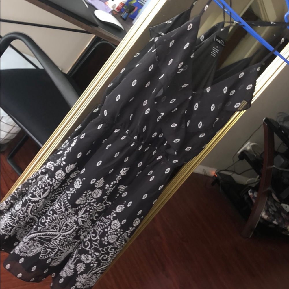 Cute flowery dress, perfect for summer!